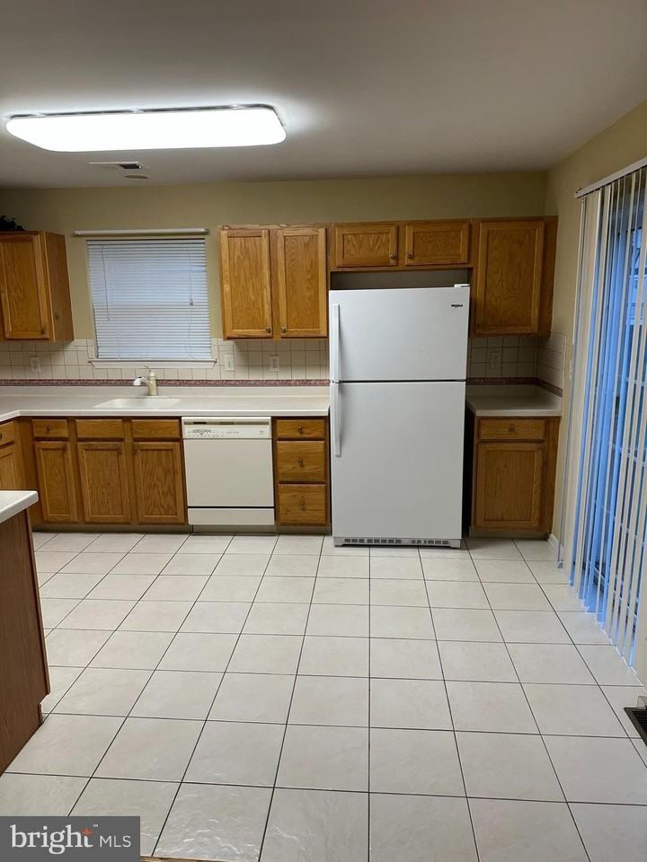 193 Fountayne Ln - Photo 4 of 15