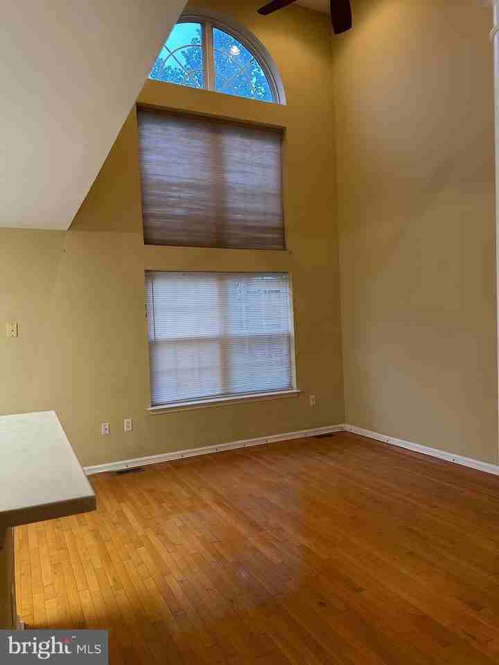 193 Fountayne Ln - Photo 5 of 15
