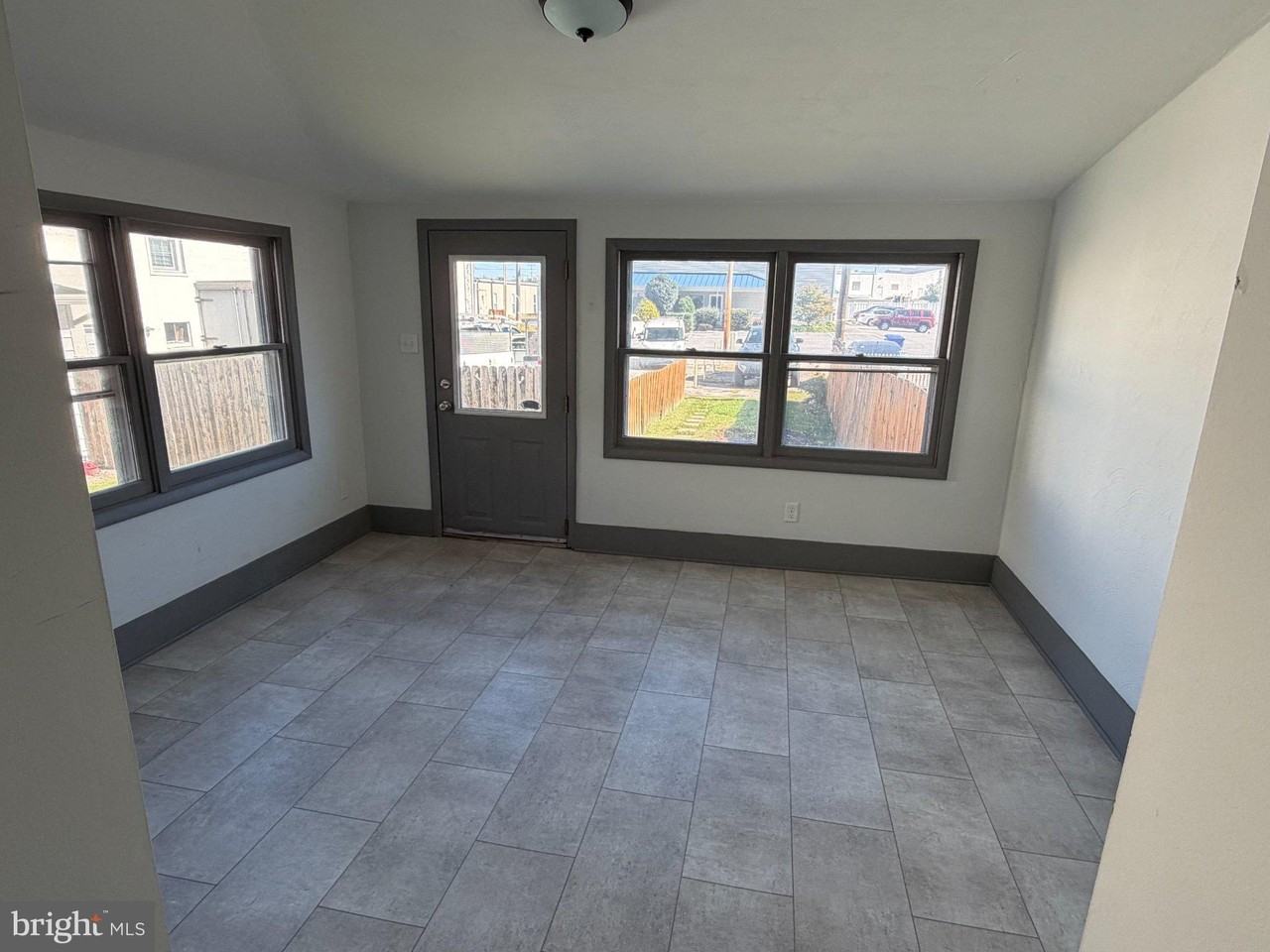 137 N Stratton St - Photo 6 of 11