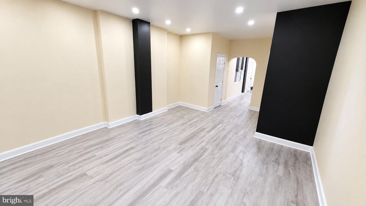 542 S 9th St - Photo 2 of 10