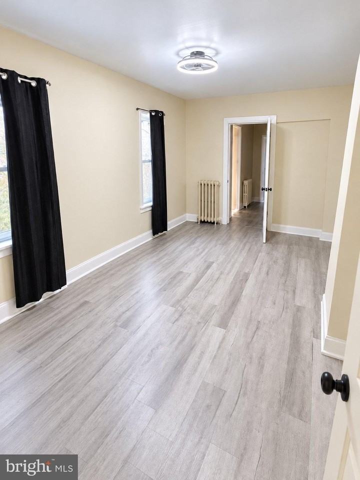 542 S 9th St - Photo 6 of 10