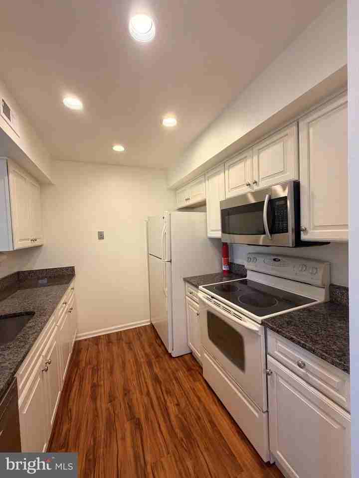 3505 Bennett Pl - Photo 3 of 8