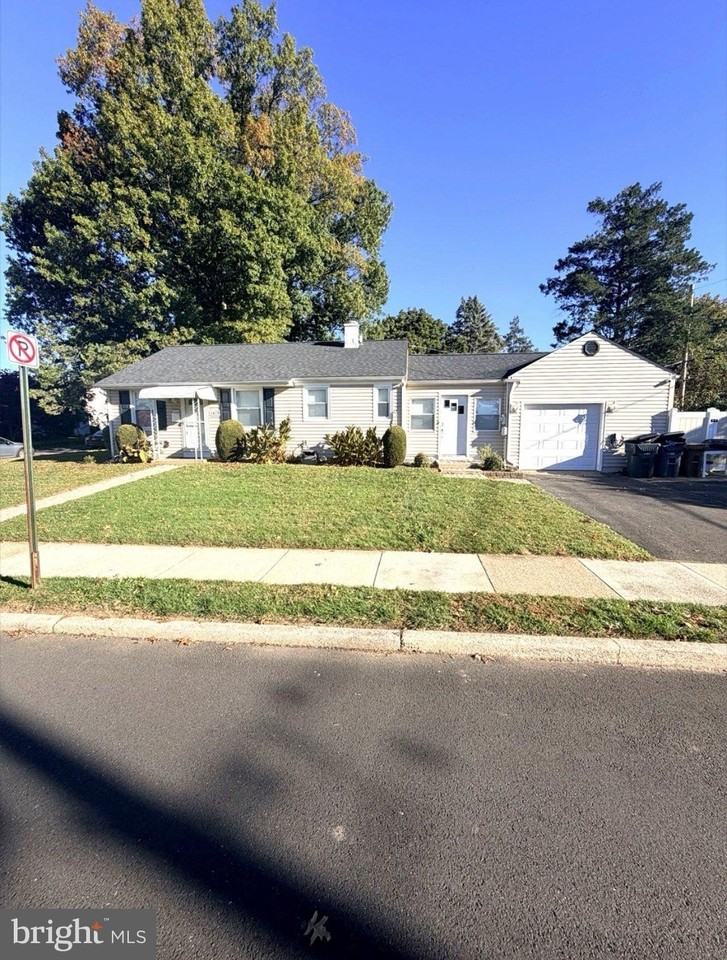 2615 Fernwood Ave - Photo 2 of 14