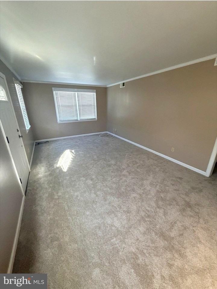 2615 Fernwood Ave - Photo 7 of 14