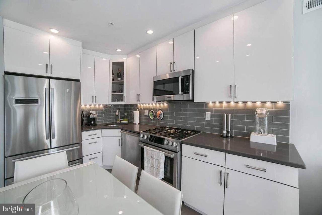 345 N Front St #B - Photo 3 of 22