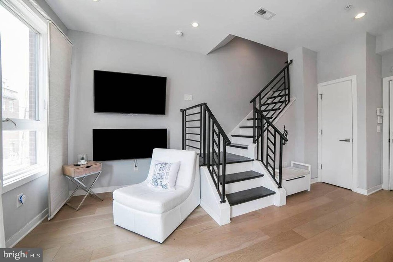 345 N Front St #B - Photo 7 of 22