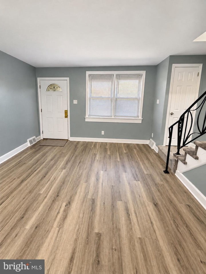4715 Ashville St - Photo 2 of 20