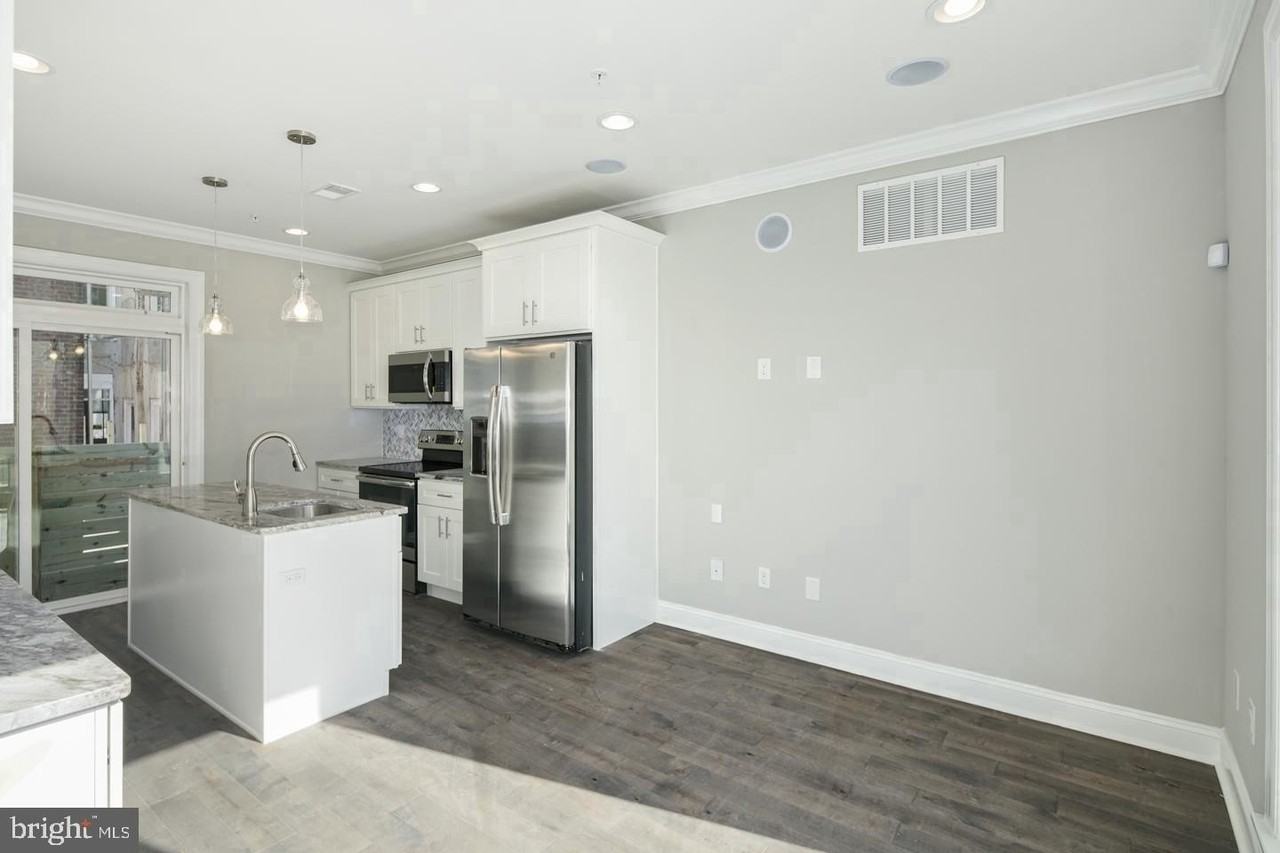 1731 Harper St - Photo 2 of 19