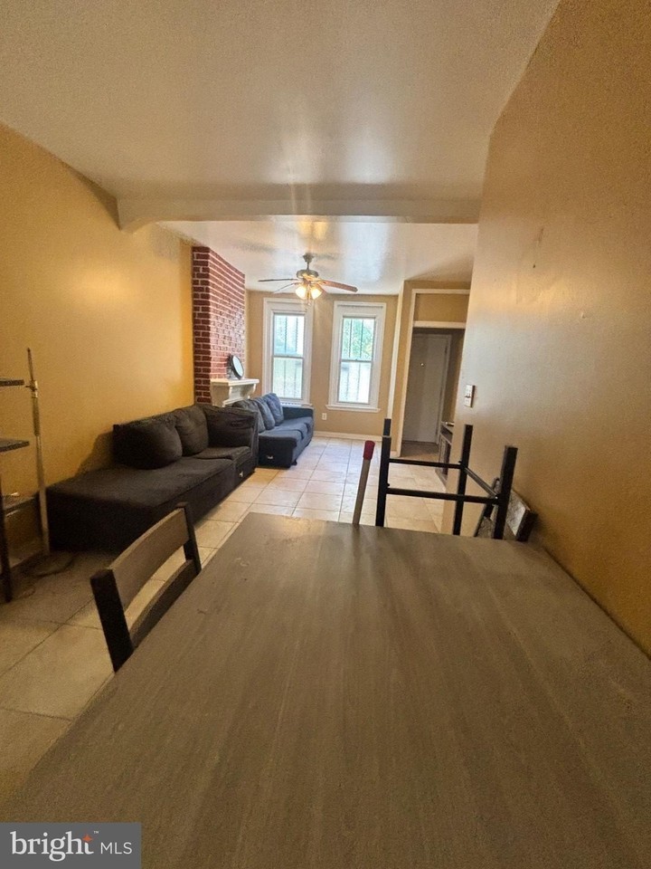 2911 N 9th St - Photo 3 of 13