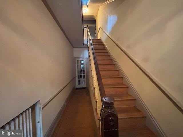 458 W Market St - Photo 2 of 8
