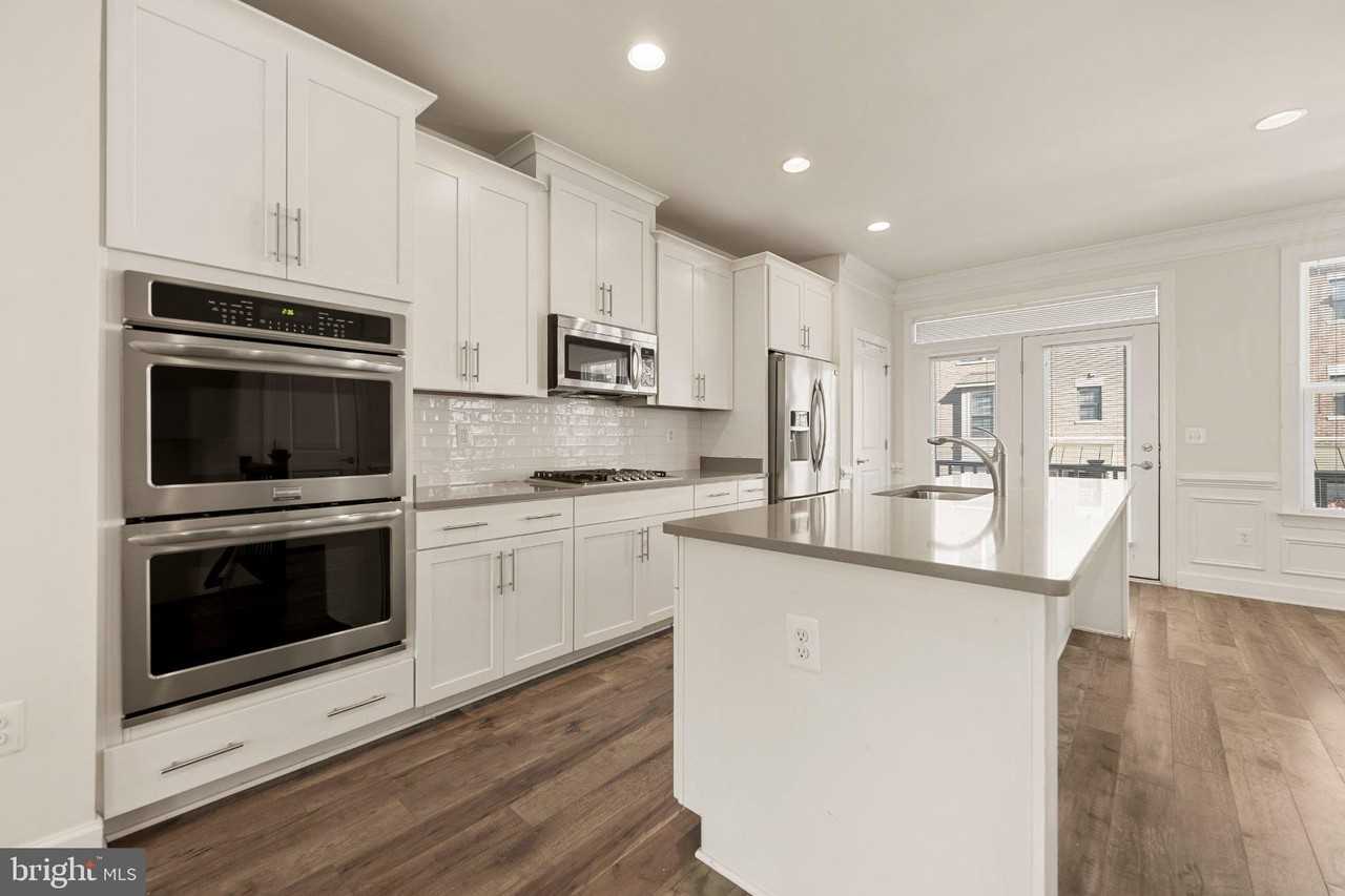 3696 Ambrose Hills Rd - Photo 2 of 34