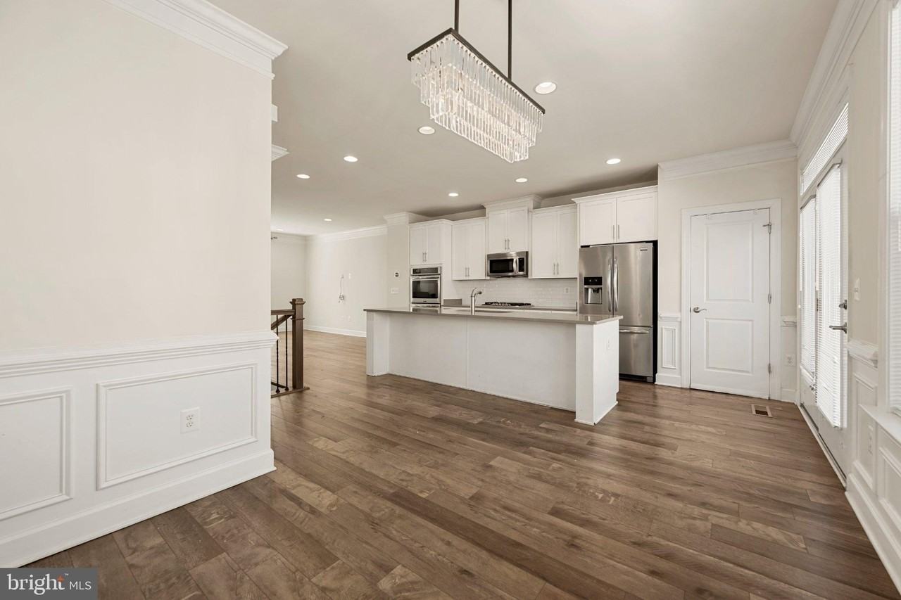 3696 Ambrose Hills Rd - Photo 6 of 34