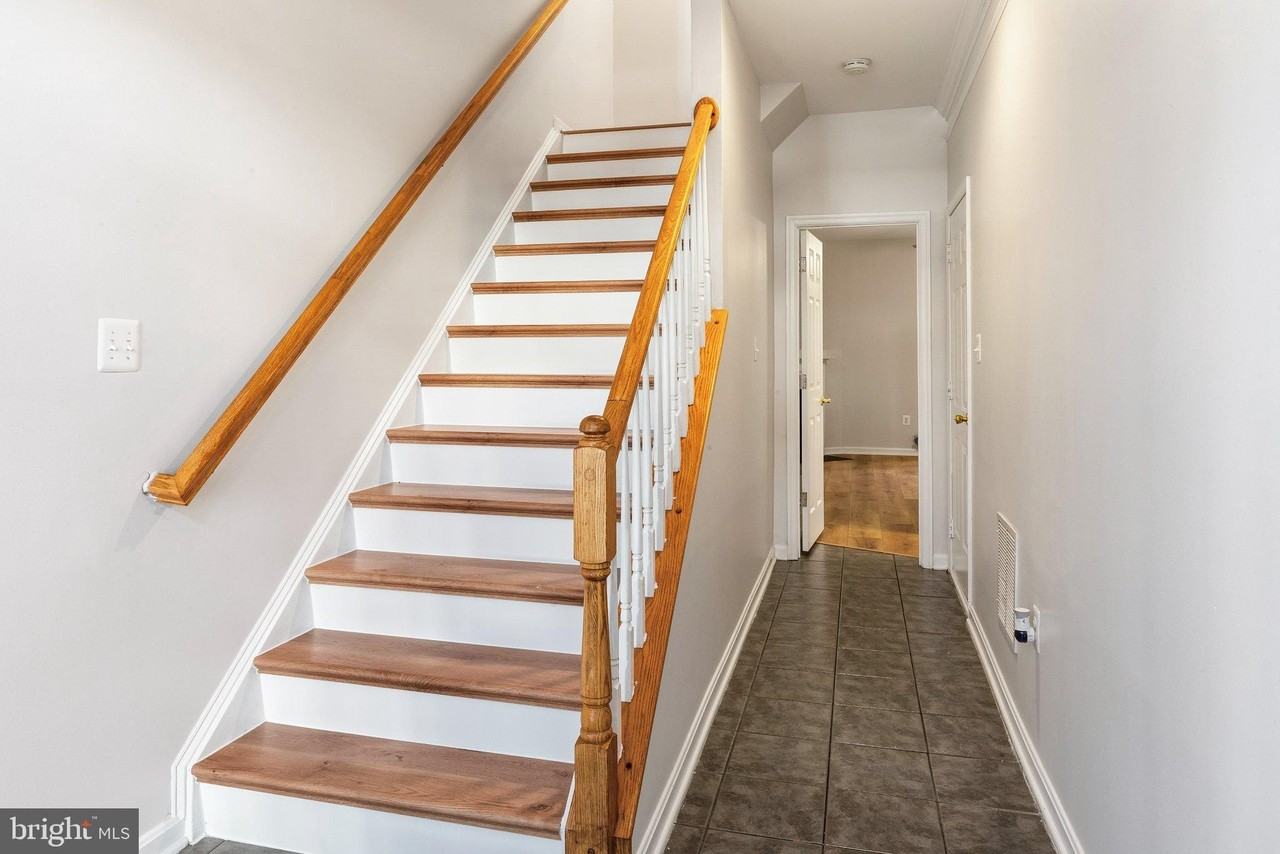24730 Clock Tower Sq - Photo 4 of 50