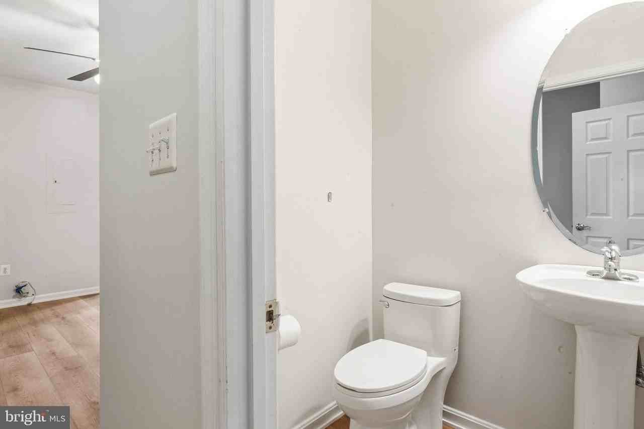24730 Clock Tower Sq - Photo 5 of 50