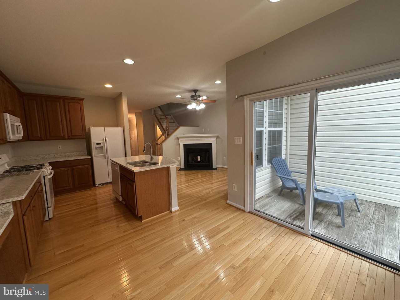 43115 Forest Edge Sq - Photo 7 of 26