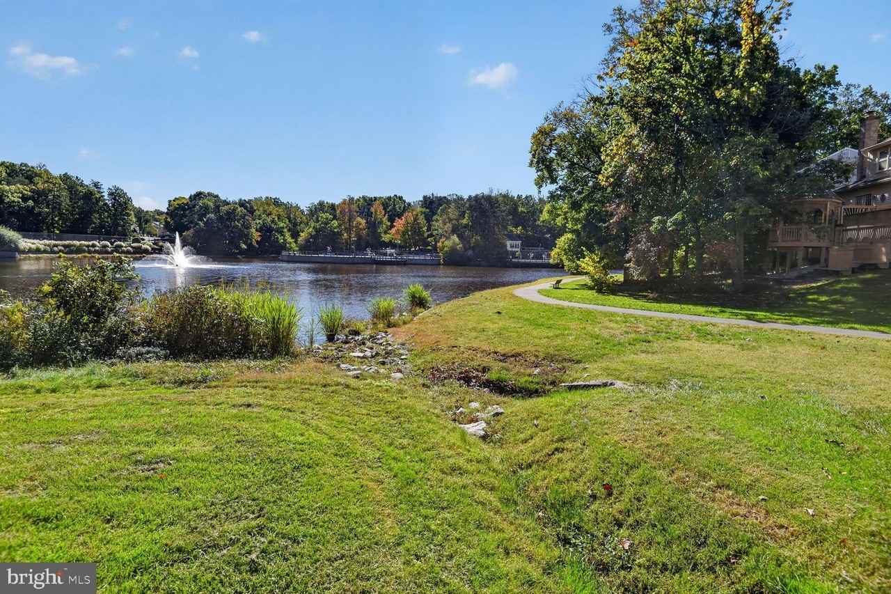 12167 Derriford Ct - Photo 3 of 42