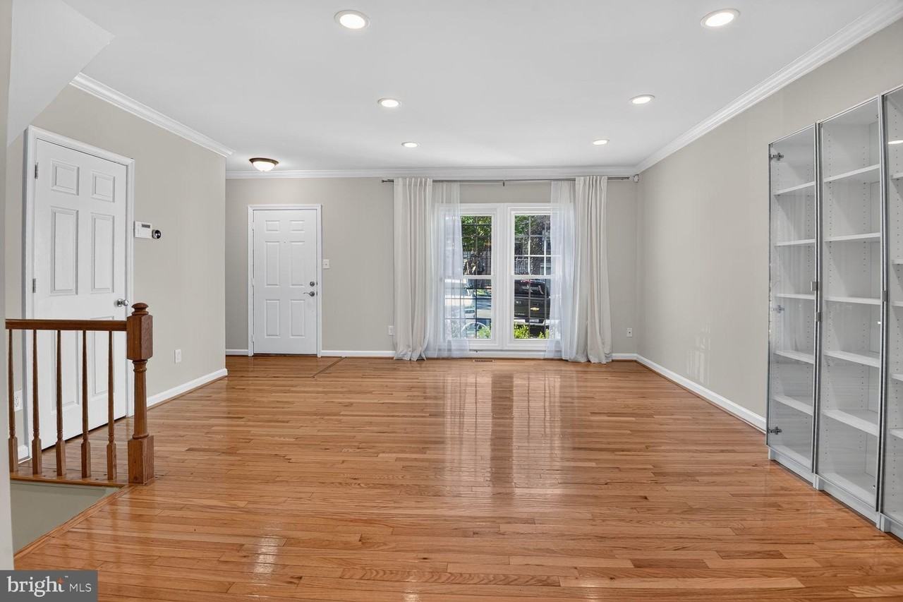12167 Derriford Ct - Photo 7 of 42