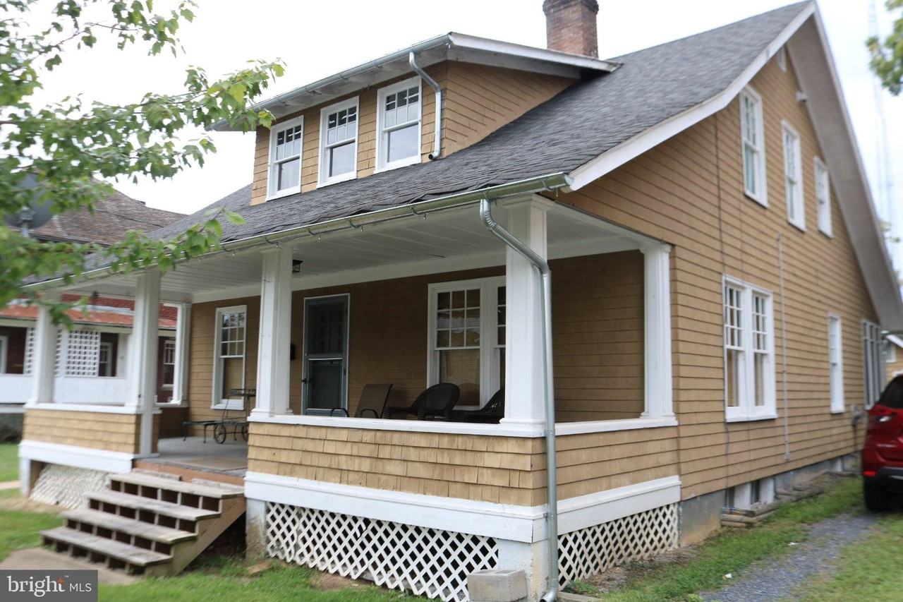 113 N Church St - Photo 2 of 20