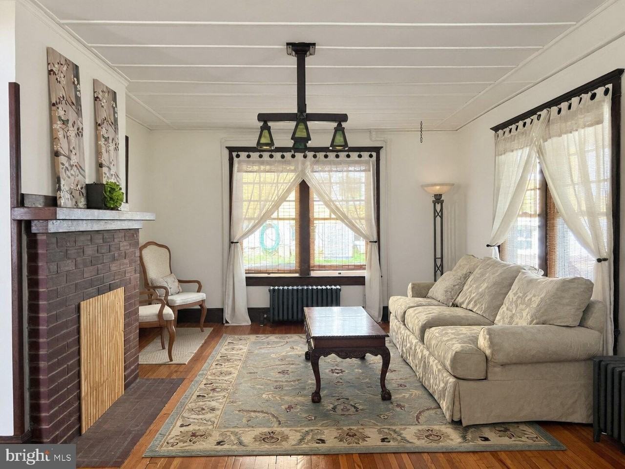 113 N Church St - Photo 3 of 20