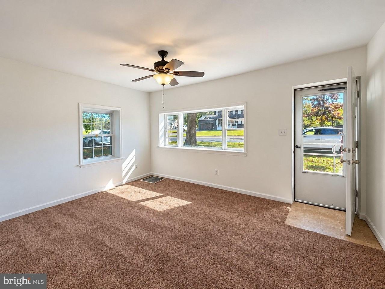 6614 Partlow Rd - Photo 3 of 11