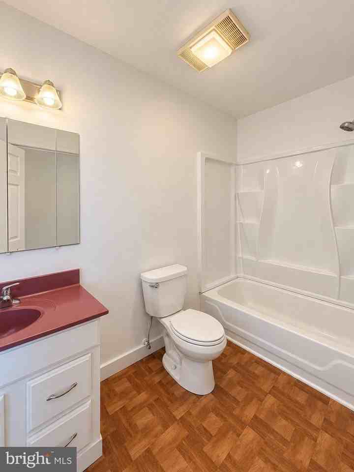 6614 Partlow Rd - Photo 5 of 11