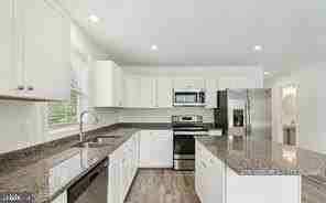16 Placid Rd - Photo 7 of 25