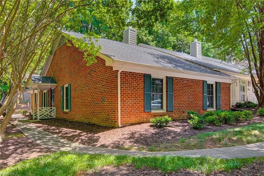 4639 Lawndale Dr - Photo 3 of 22