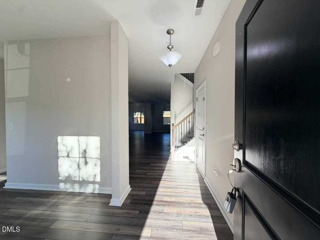 4005 Table Rock Dr - Photo 4 of 34