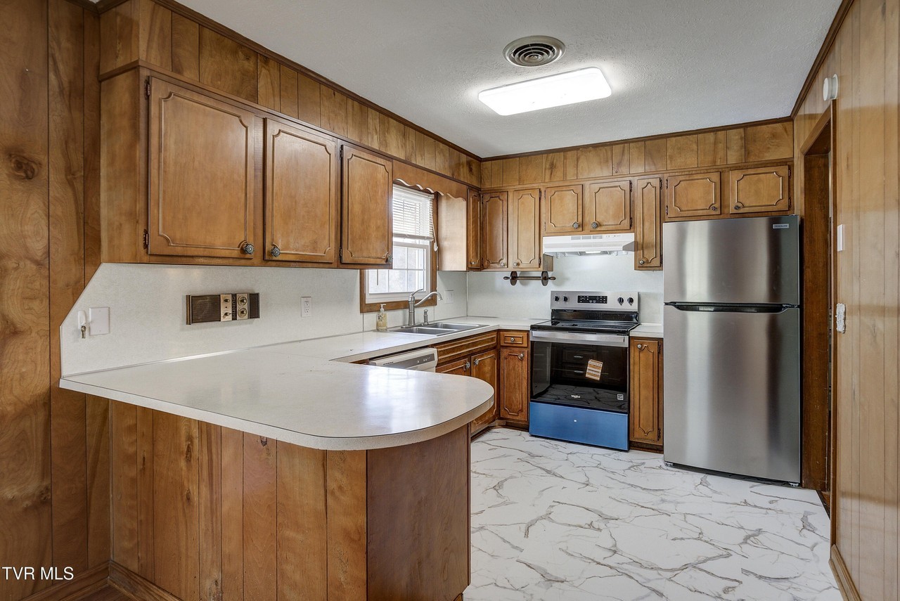 145 Keystone Dr - Photo 5 of 19