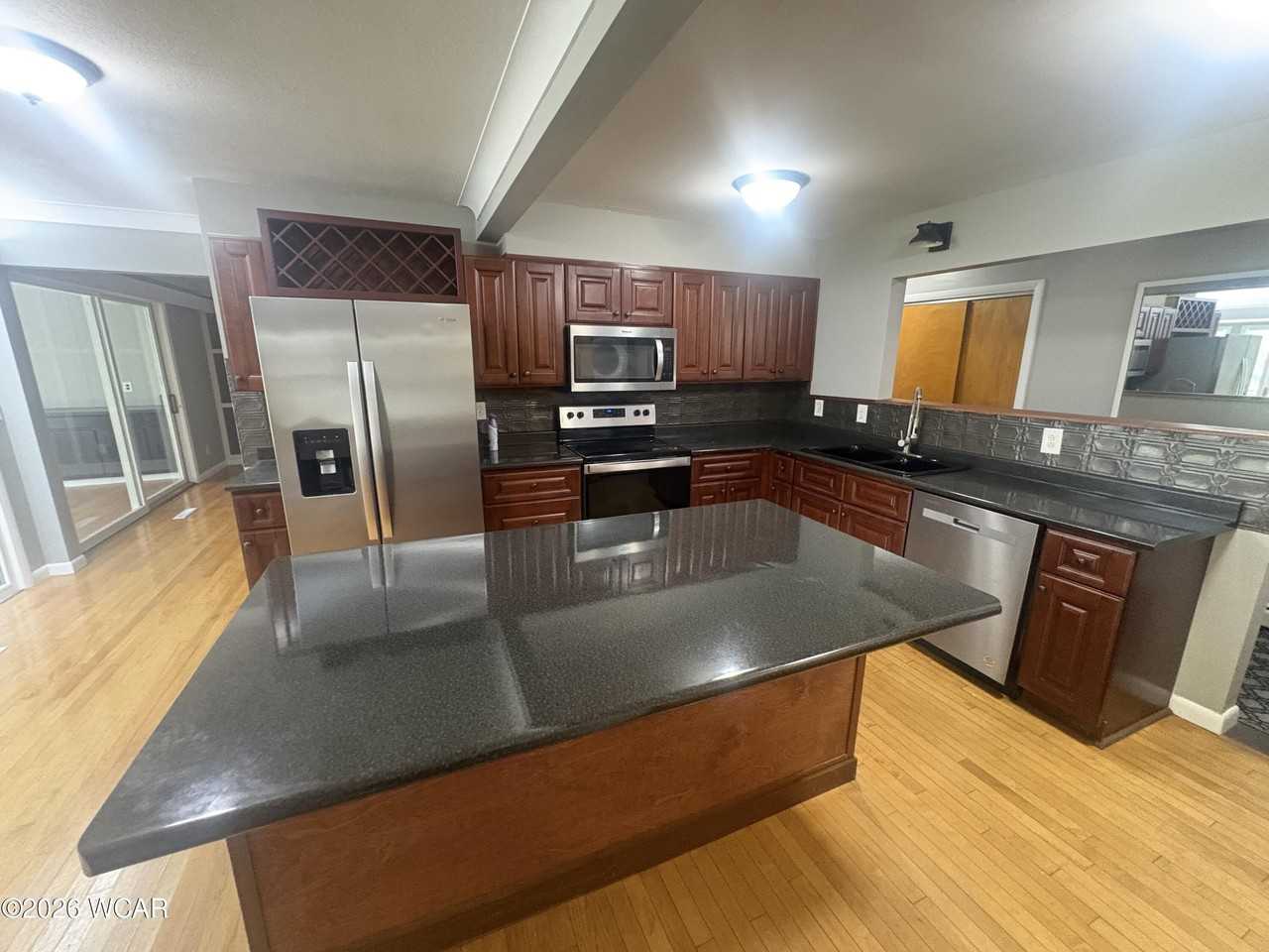2611 Wendell Ave - Photo 4 of 20