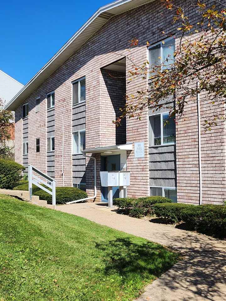 800 Park Avenue #837 - Photo 2 of 11