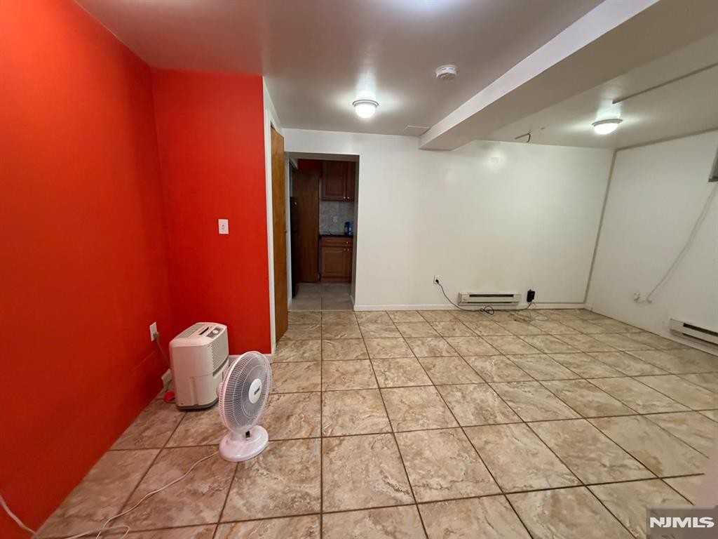 42 Liberty St - Photo 4 of 7