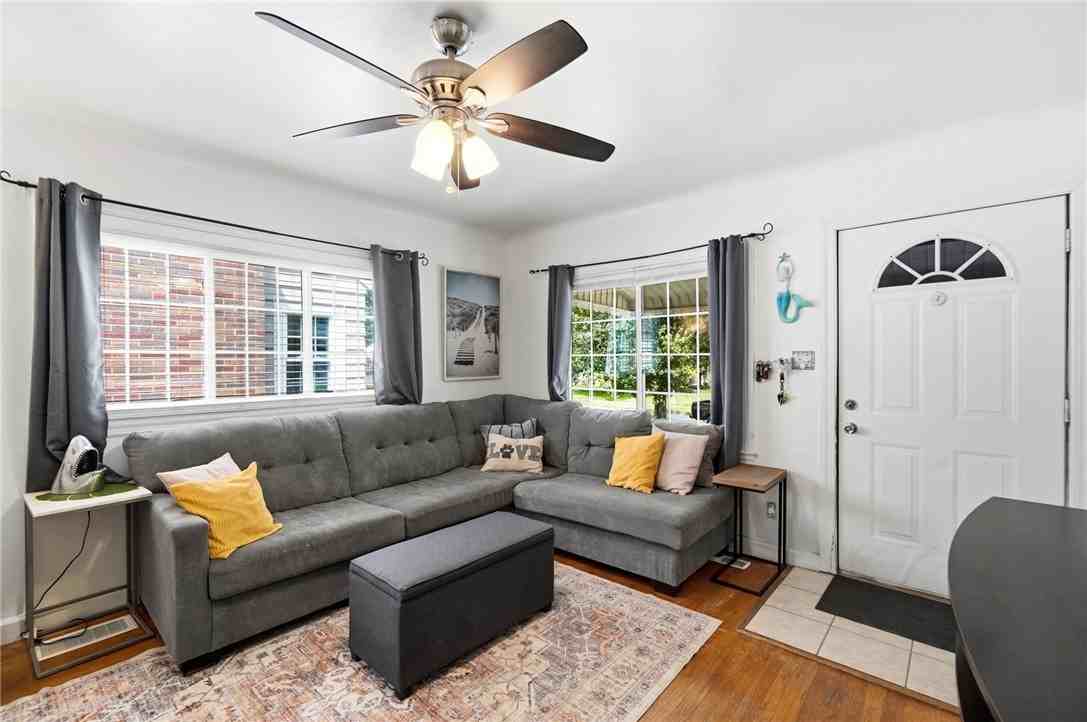 2847 White Oak Dr - Photo 7 of 44