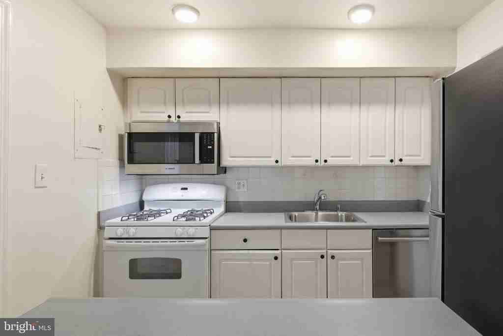 124 Haycock Rd ##C-2 - Photo 6 of 28