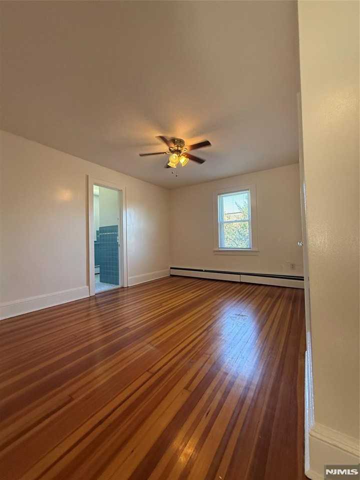 177 Phillips Ave - Photo 5 of 19