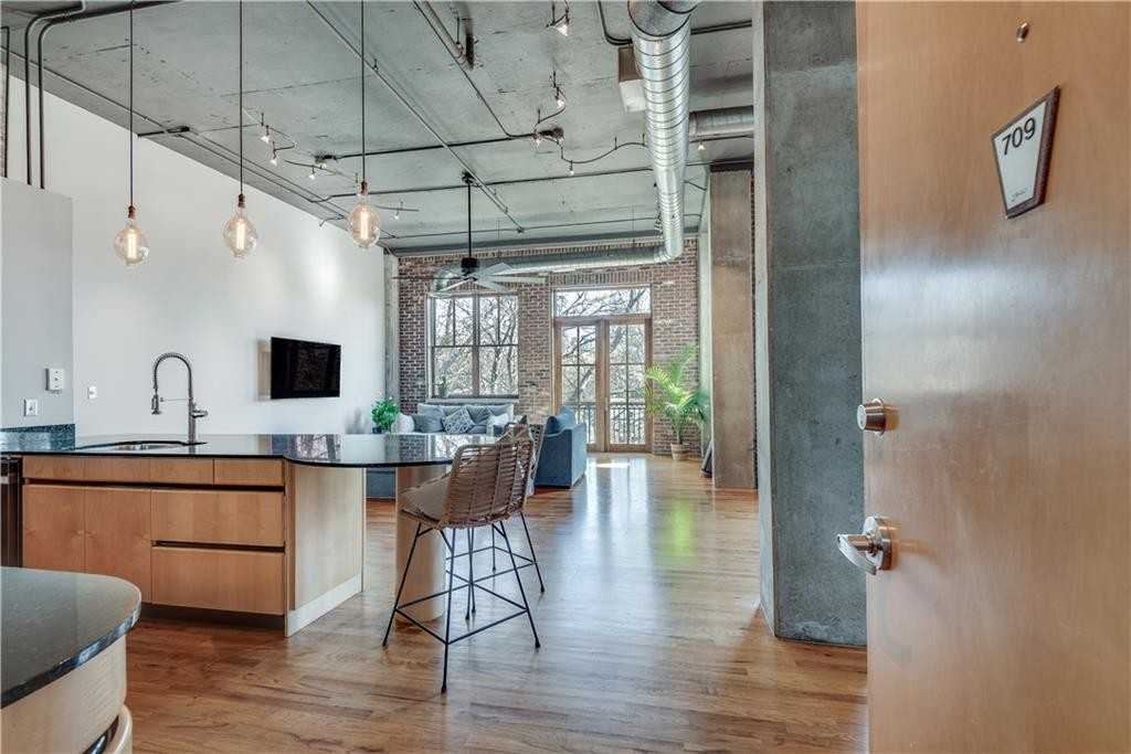 3235 Roswell Rd Ne ##709 - Photo 4 of 17