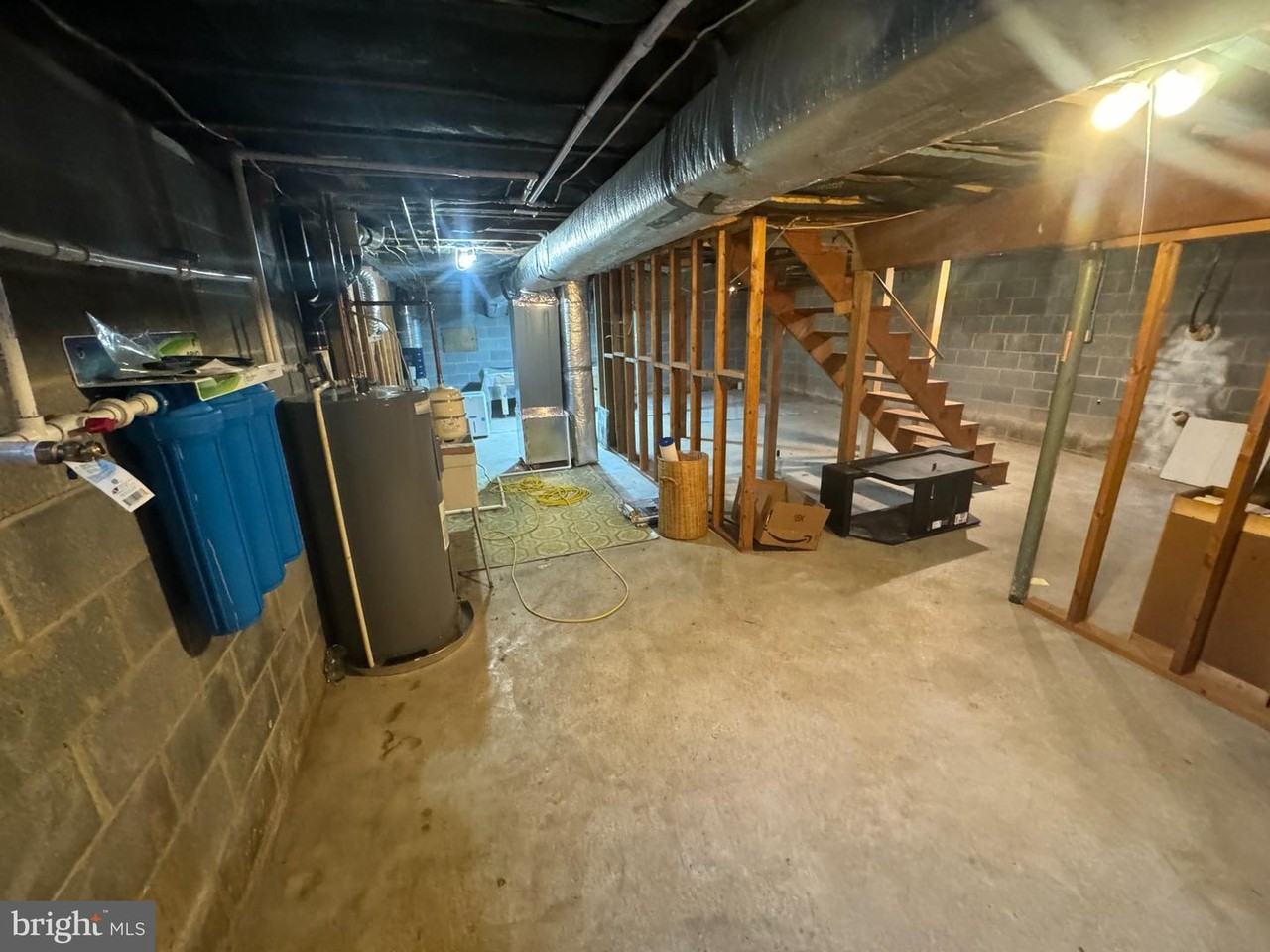 901 Hillcrest Dr - Photo 2 of 21