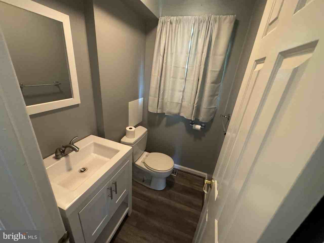 901 Hillcrest Dr - Photo 4 of 21