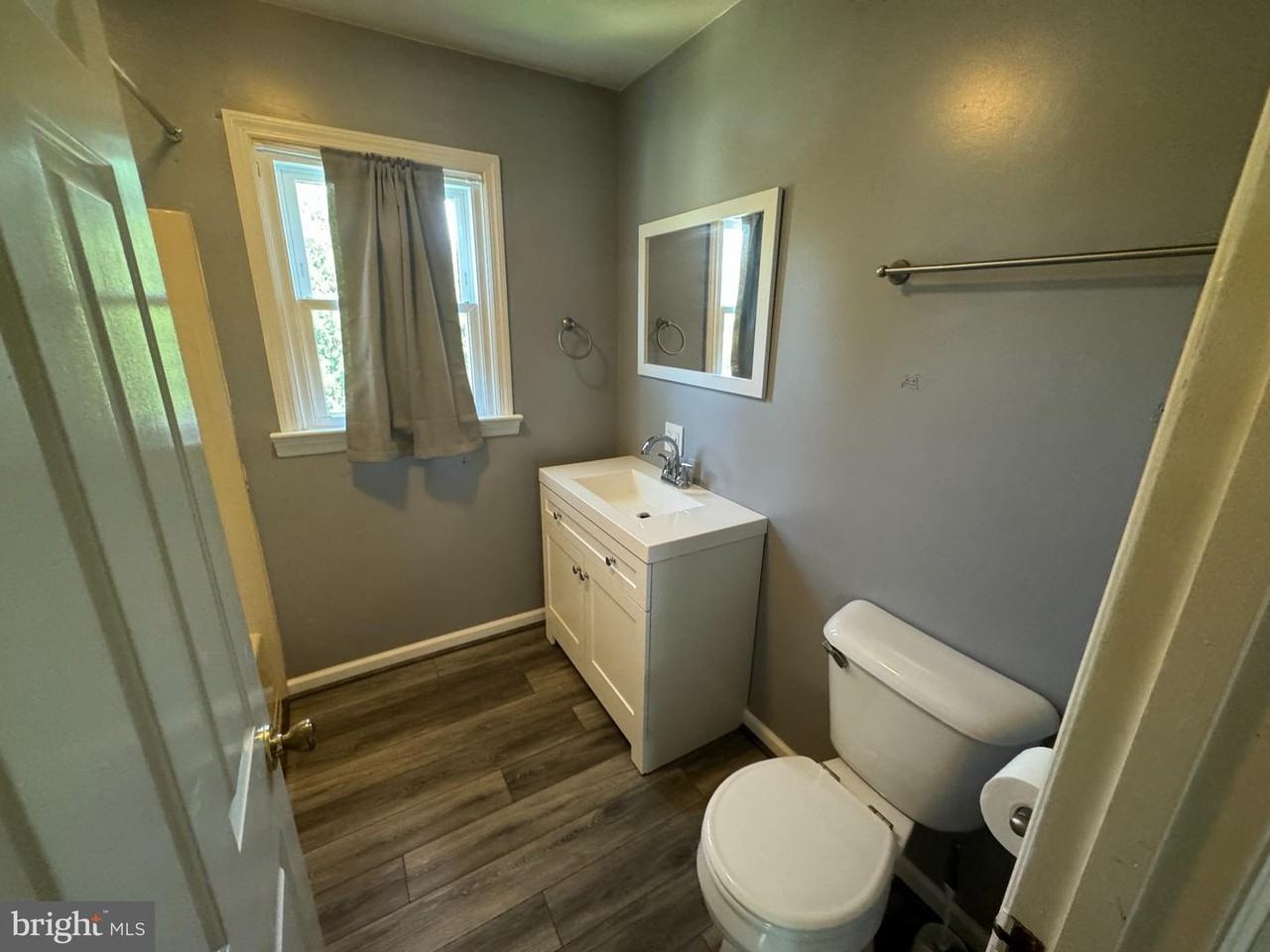 901 Hillcrest Dr - Photo 5 of 21