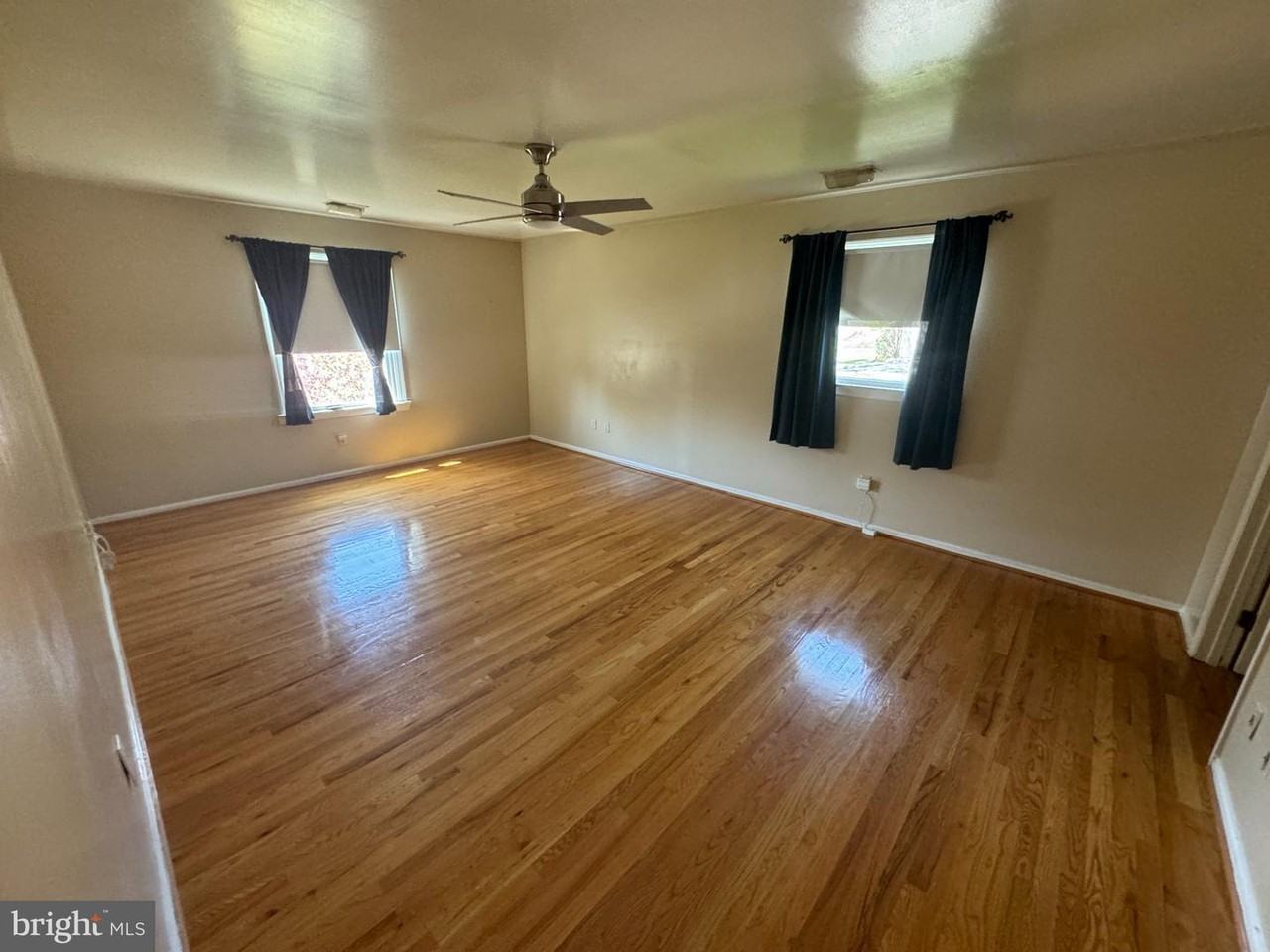 901 Hillcrest Dr - Photo 6 of 21