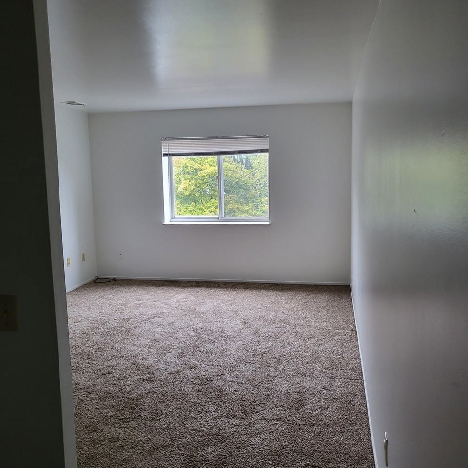 800 Park Avenue #837 - Photo 7 of 11