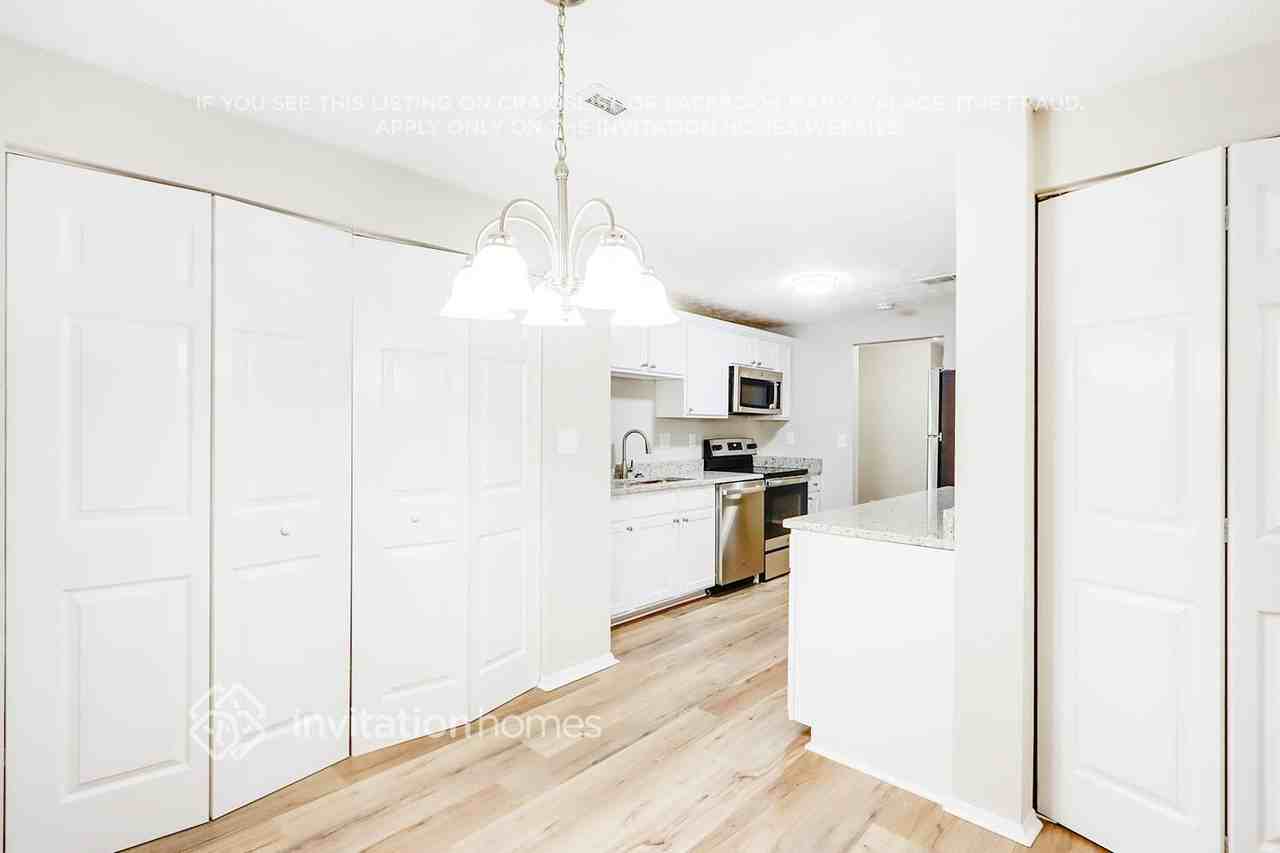 5330 Martins Crossing Rd - Photo 6 of 14