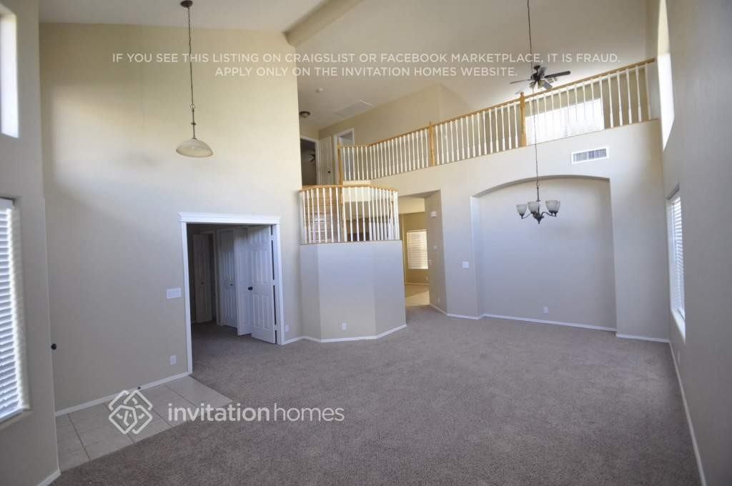 62 N Sandstone St - Photo 3 of 12
