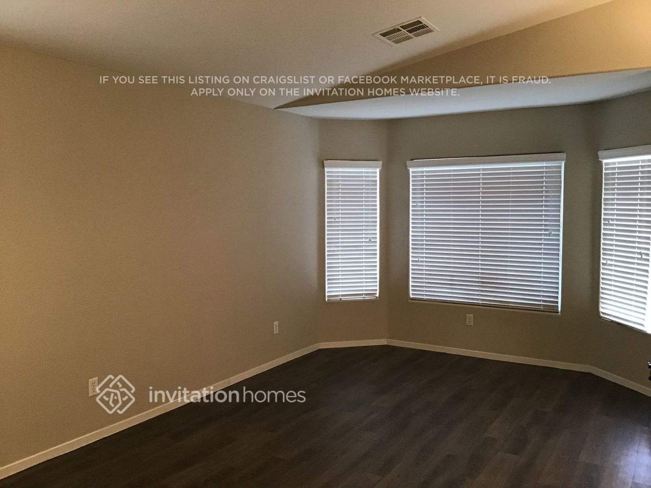 4921 W El Campo Grande Ave - Photo 2 of 7