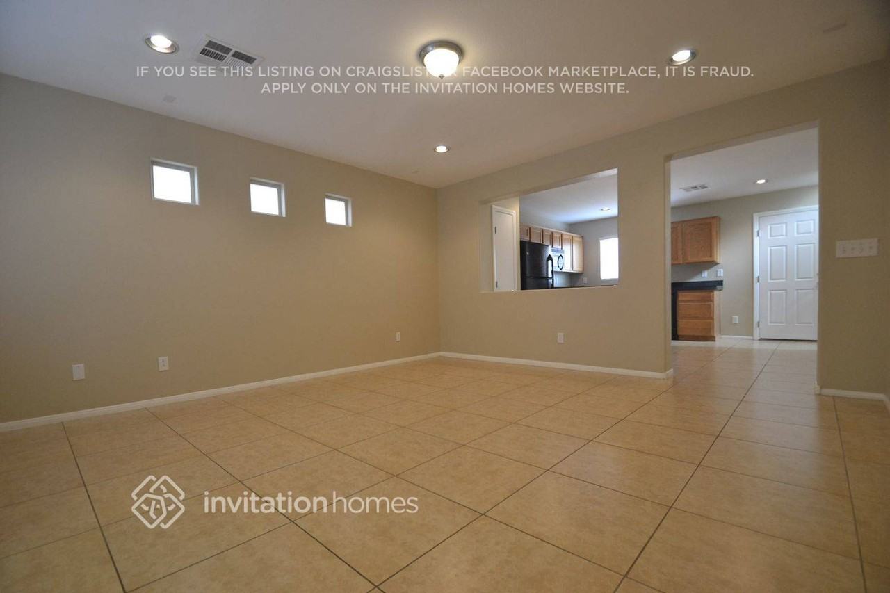 6098 Aripeka St - Photo 3 of 12