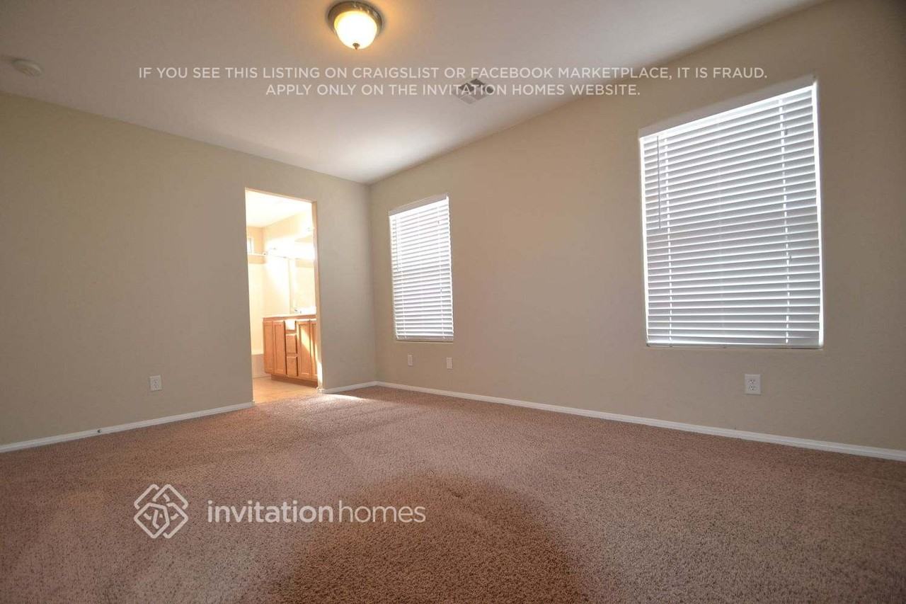 6098 Aripeka St - Photo 7 of 12