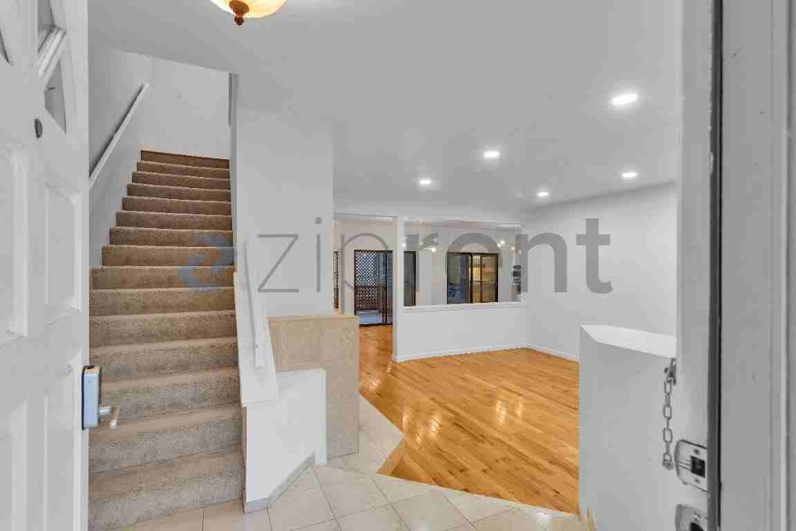 1623 Geary Rd - Photo 5 of 50