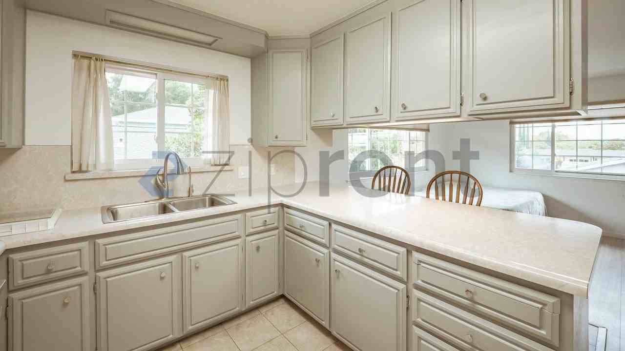 1391 Lydia Ln #1 - Photo 4 of 20