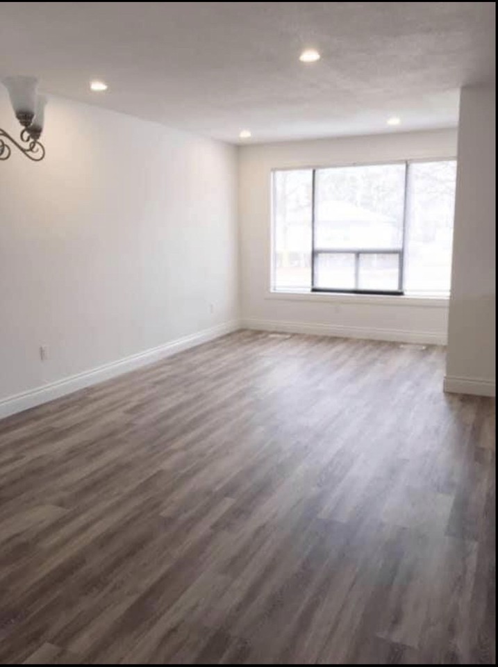 Palmerston Ave - Photo 6 of 10