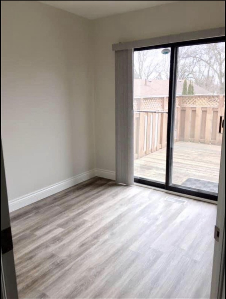 Palmerston Ave - Photo 5 of 10